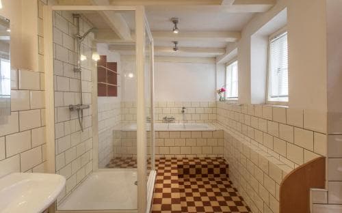 Old Masters Apartment