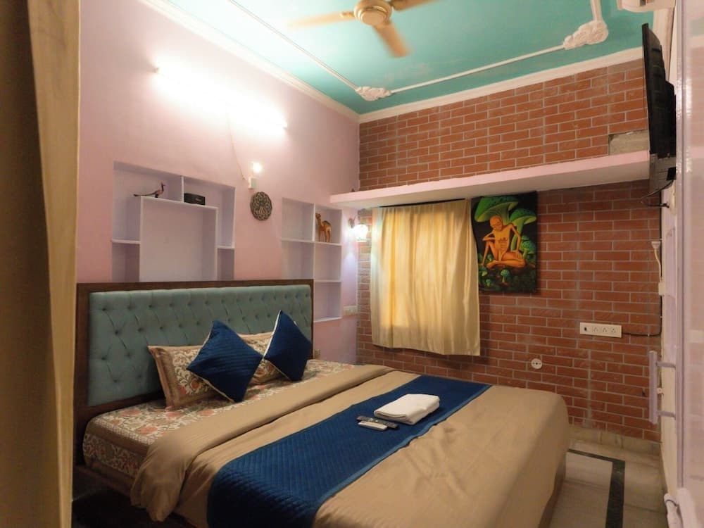 The Pink Chapter Hostel, Jaipur