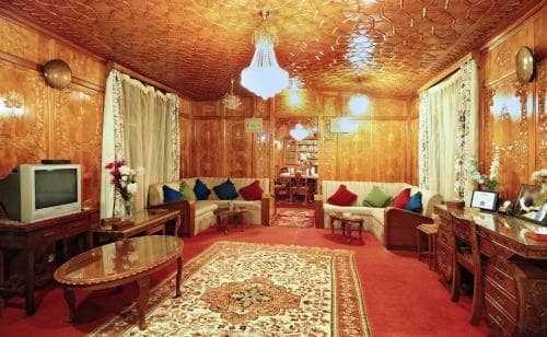 Triumph Houseboats