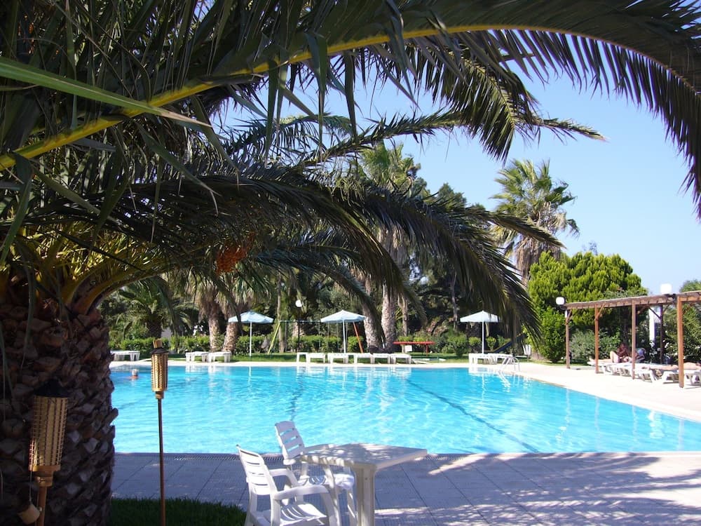 Nina Beach Hotel