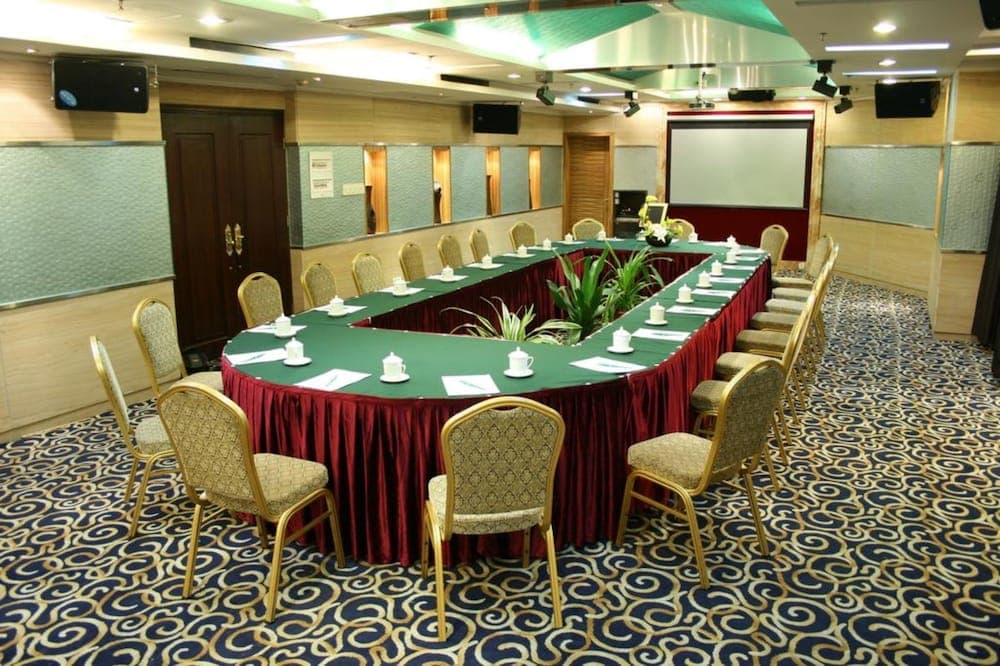 Lifu Hotel