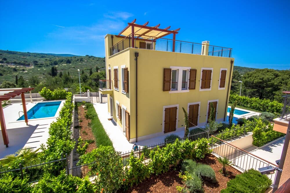 Splitska Villas