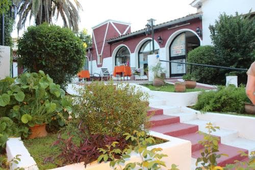 Los Manantiales