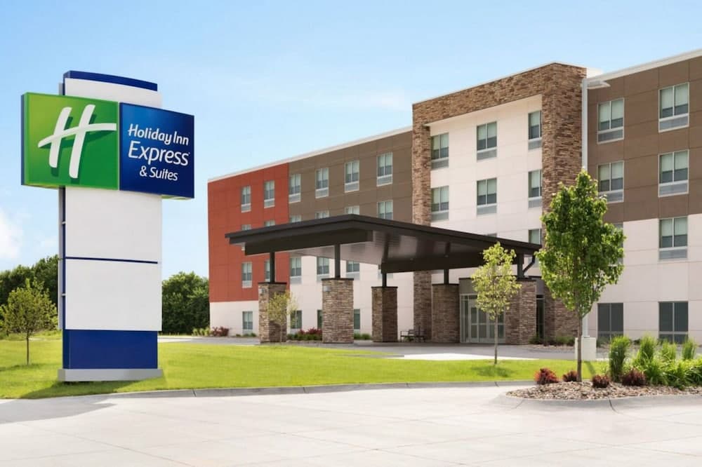 Holiday Inn Express & Suites - San Jose Airport by IHG