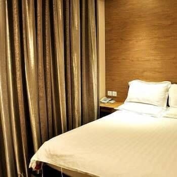 Orange Hotel
