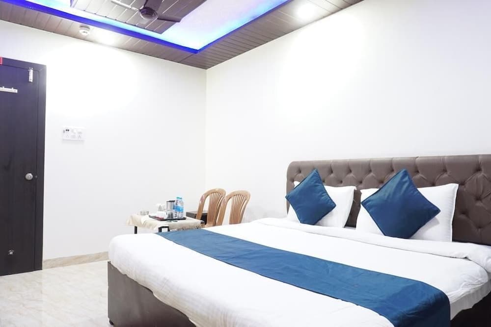Hotel Viraj