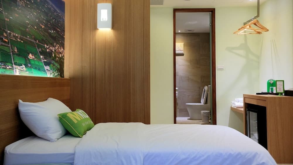 Station 100m B&B