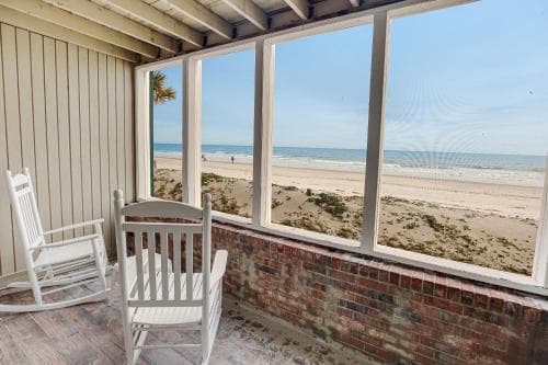 The Oceanfront Litchfield Inn