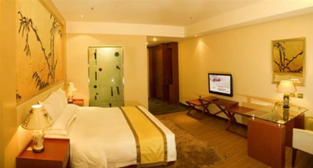 J hotel