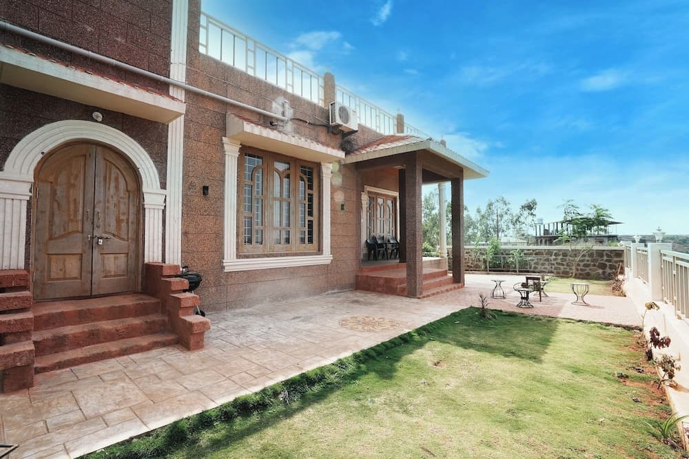 Clifton Villa