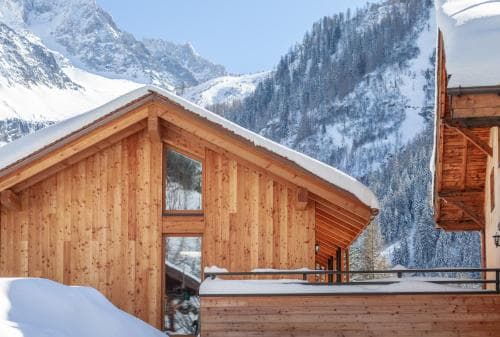 Yeti Lodge Chalets