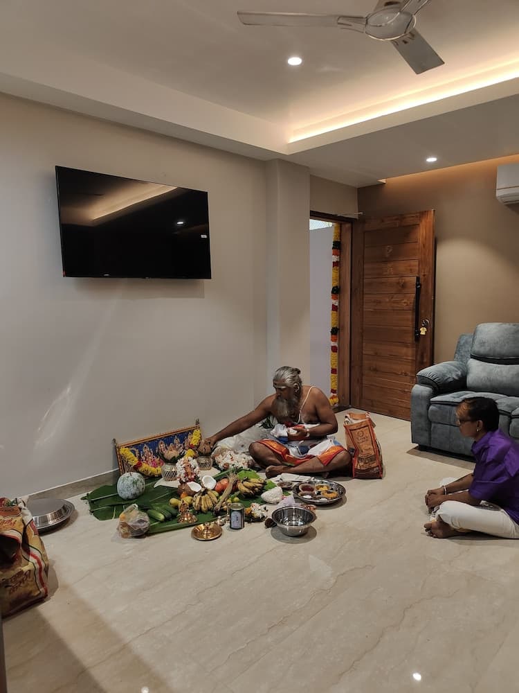 Sakthi Holiday s Inn