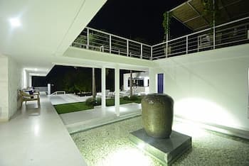 Villa L