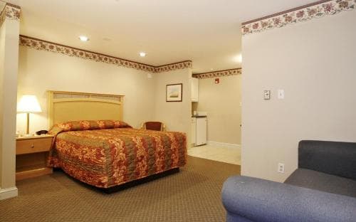 Studio East Motel
