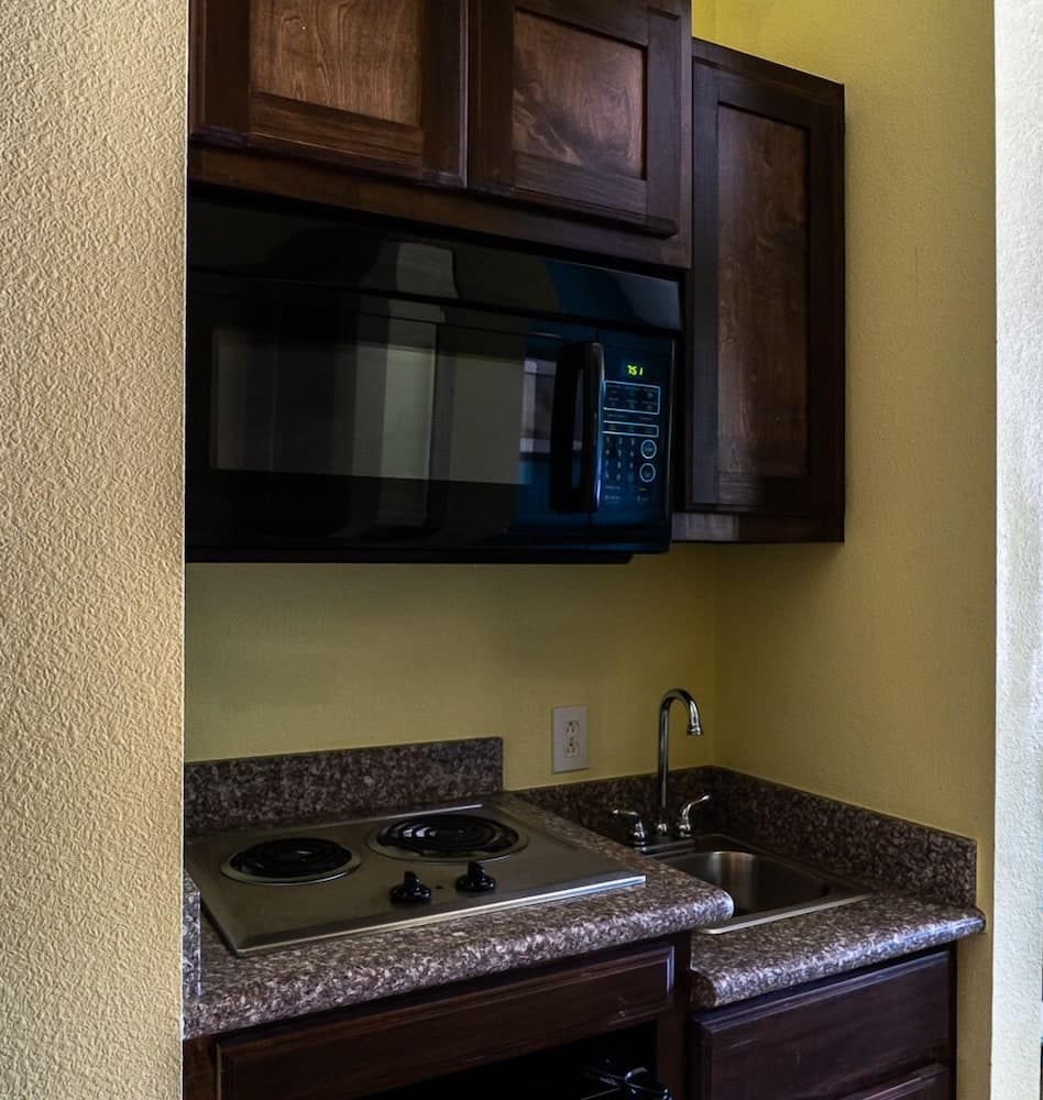 Three Rivers Inn & Suites