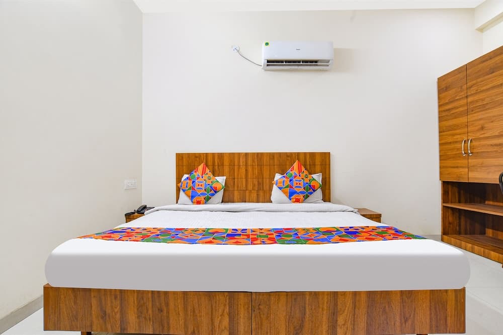 FabHotel 44 The M'Bience