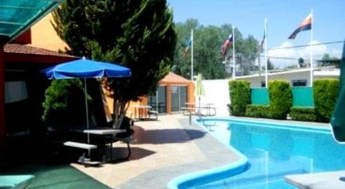 Leo Hotel