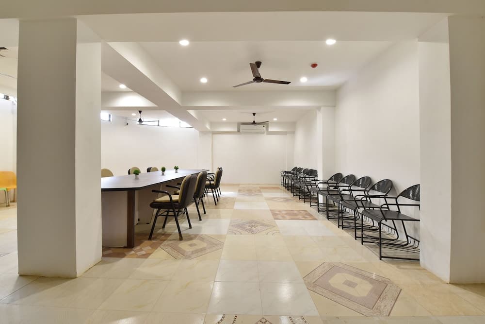 Siddharth Corporate By FabHotel