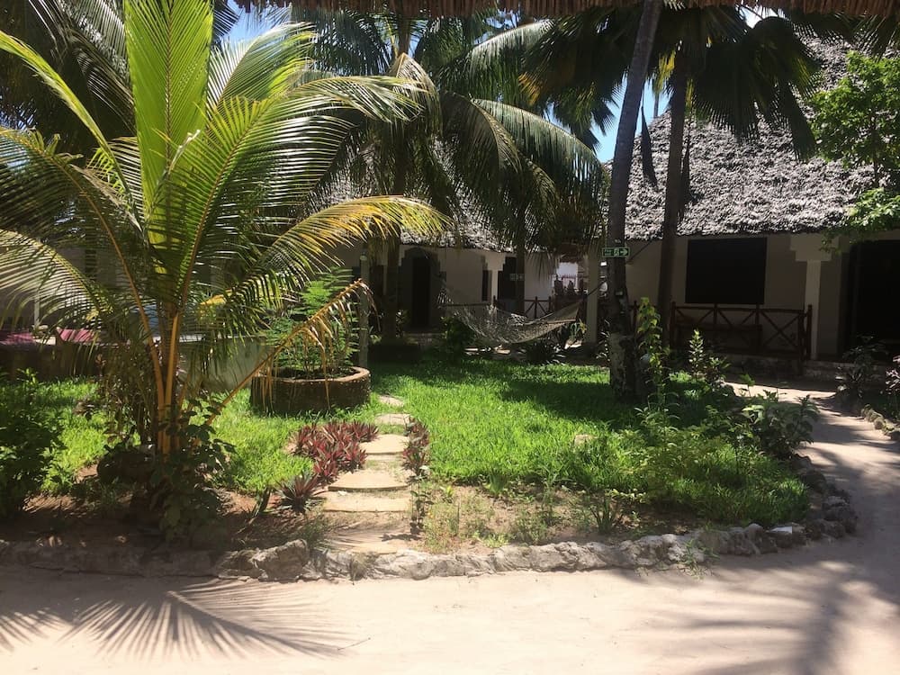 Kicheko Bungalows