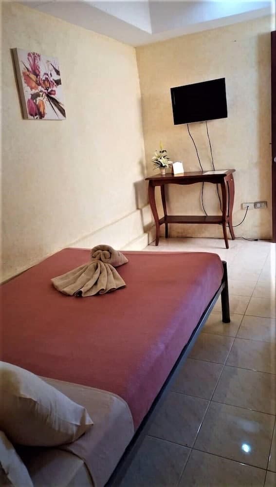 La Casa Roa Hostel
