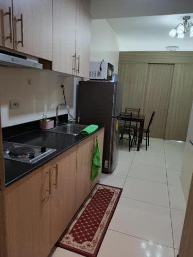De Luxe, Standard and Studio Suites -The Breeze Residences-close to Airport,Mall of Asia, US Embassy