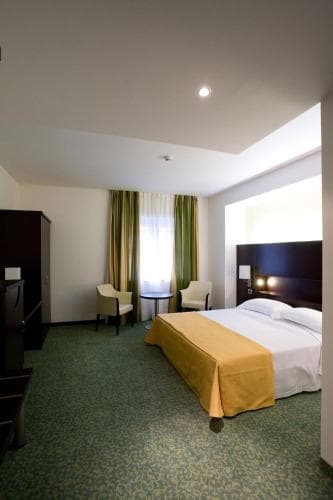 Hotel Senator