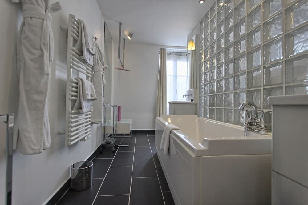 Kube Hotel Paris