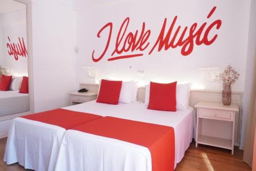 30 Degrees - BPM Lloret Hotel