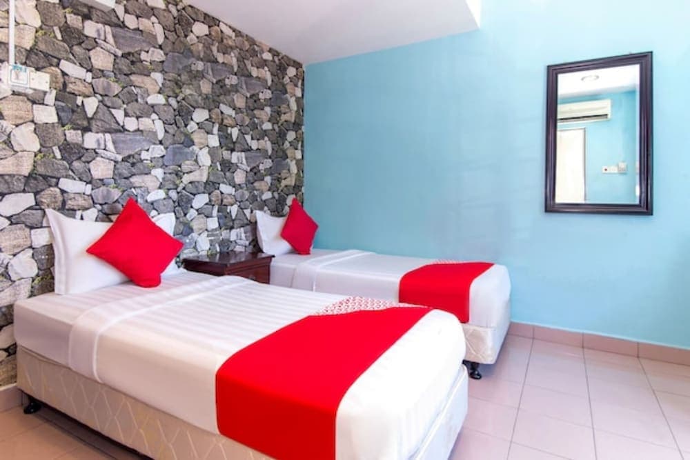 Oyo 252 Lotus Hotel