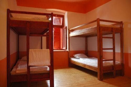 Hullam Hostel