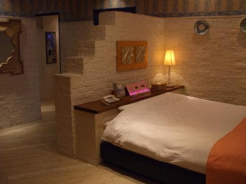 Hotel Large
