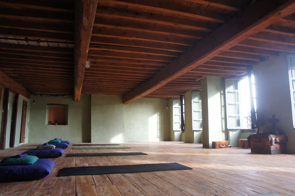 Yobaba Lounge