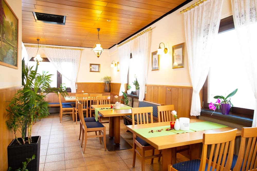 Elim Hotel