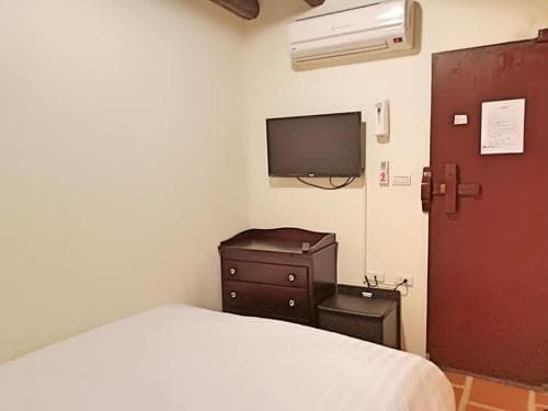Grand Hyatt Hostel