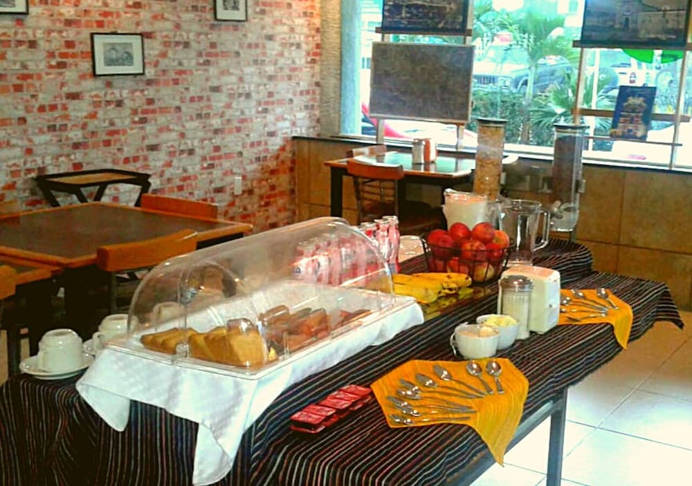 Hotel Rs Suites