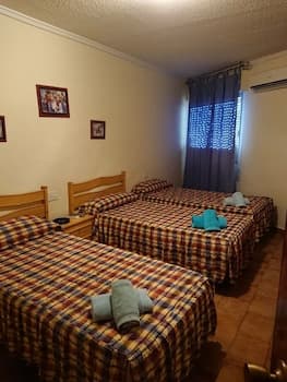 Hostal El Almendros