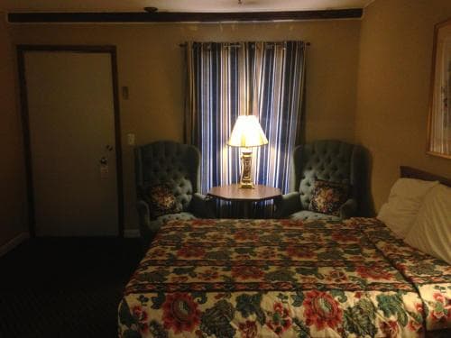Rustic Motel Rolla