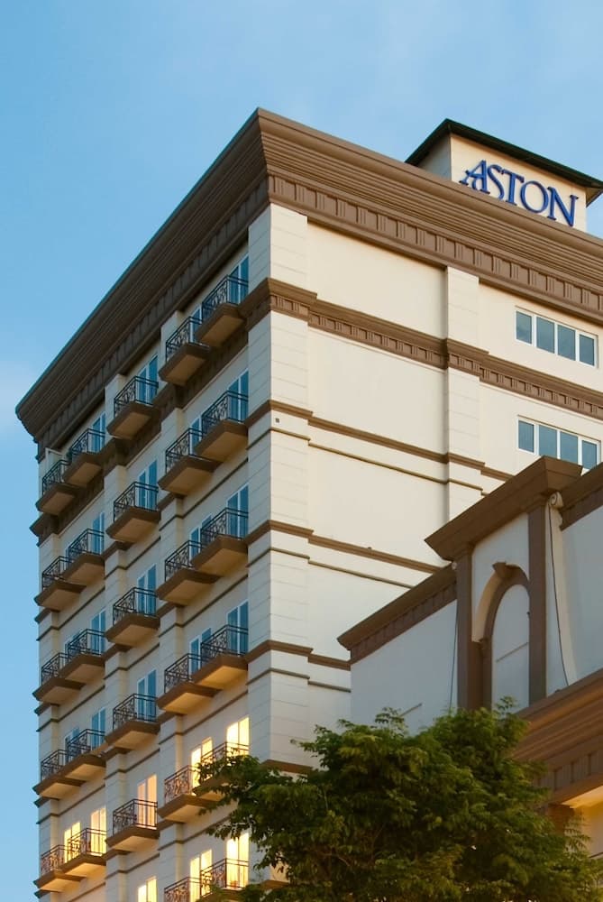 Aston Manado Hotel