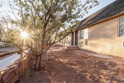 Capitol Reef Inn & Cafe