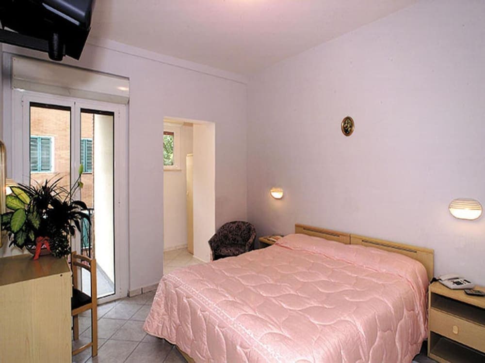 Hotel Monica
