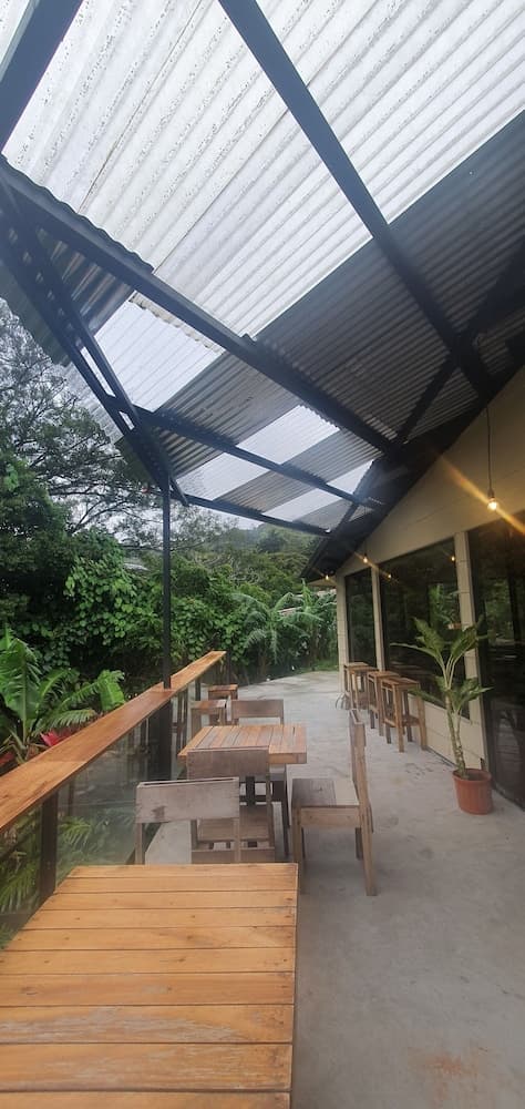 OutBox Inn
