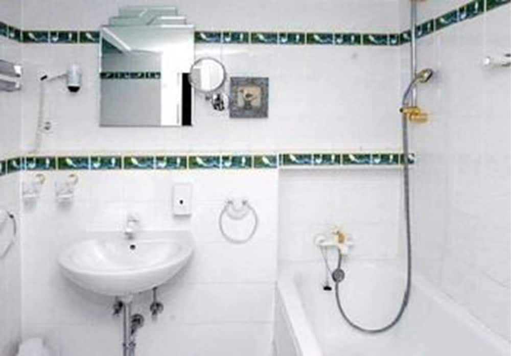 Pension Savoy