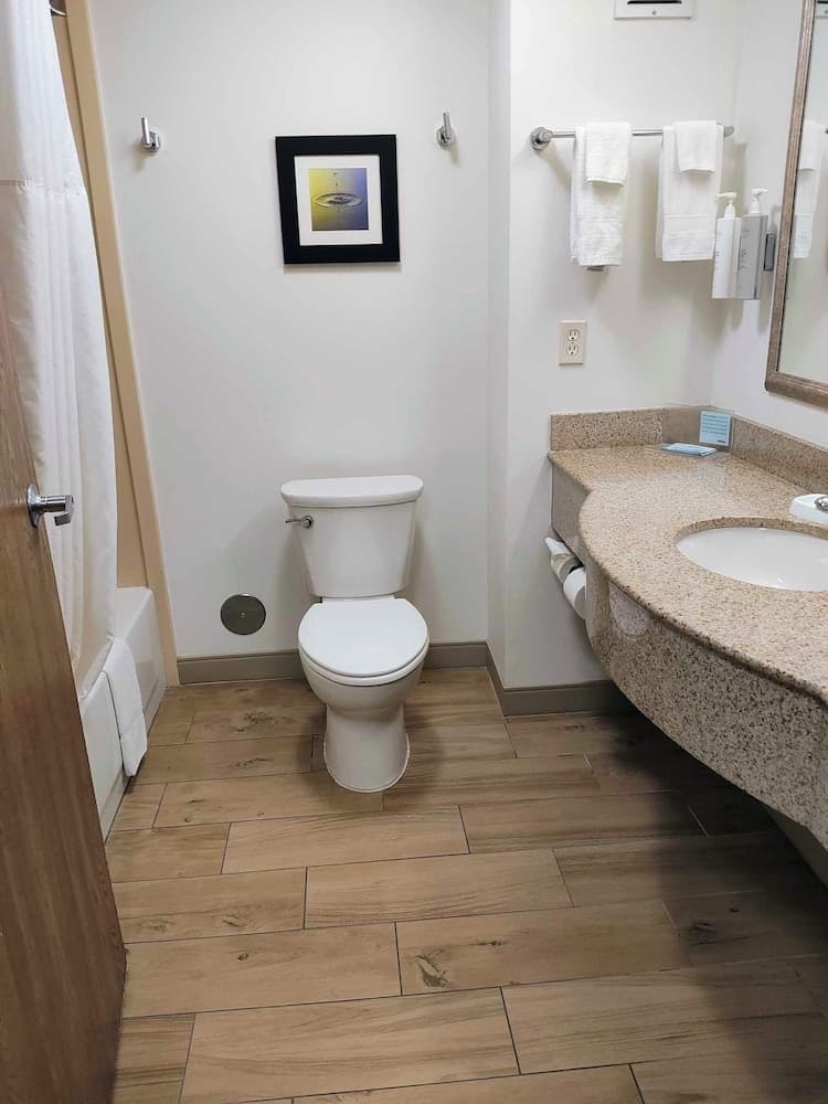 Summit Suites