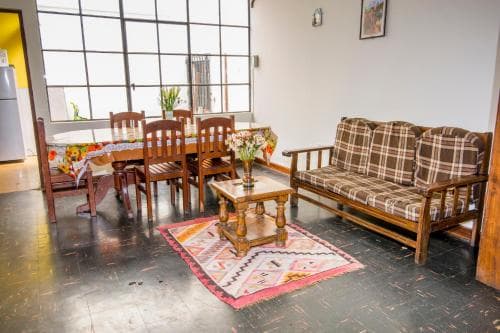 Cayesh Guest House