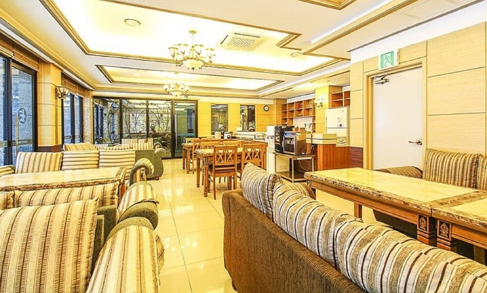 Ever Hotel