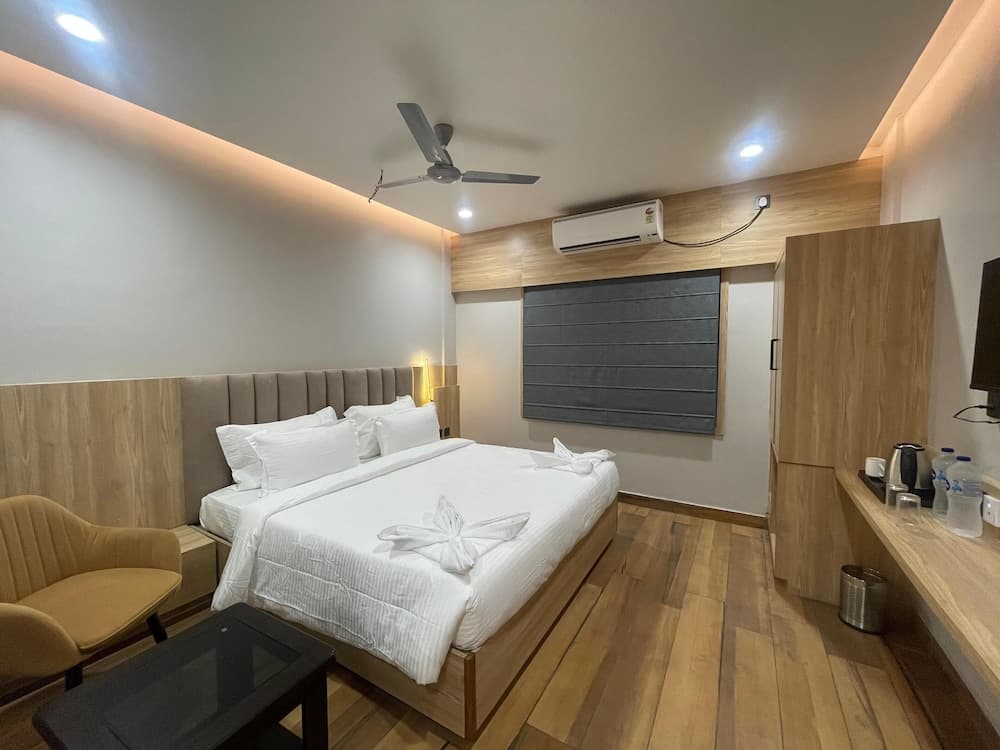 HOTEL COSMOS