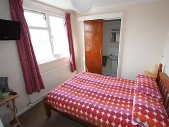 Kirribilli Guest House