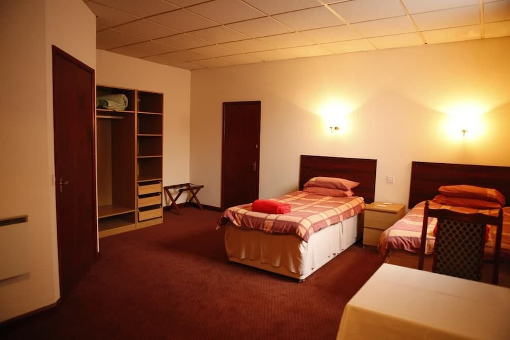 Riverside Hotel