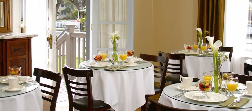 Arbor Guest House