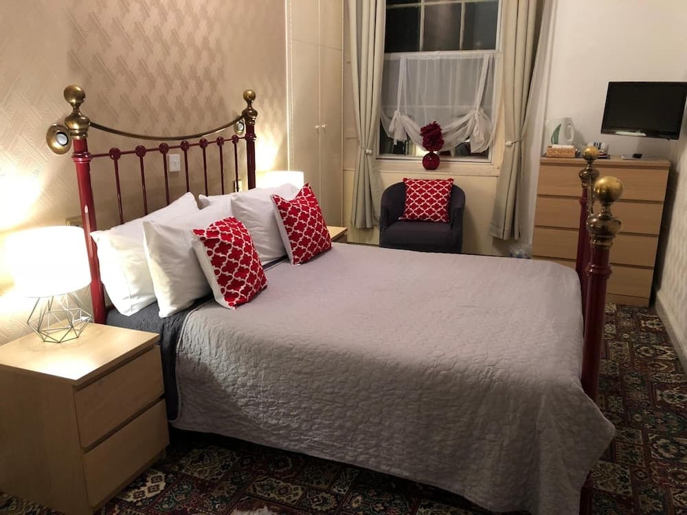 Caravel Guest House